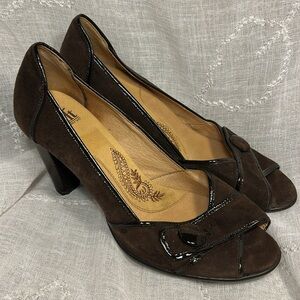 Sofft leather stacked heel elegant peep toe shoes